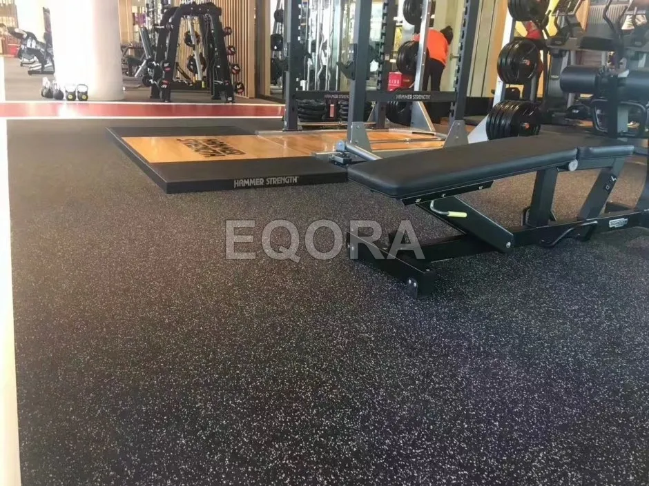 Резиновые рулонные покрытия для спортивных залов из крошки в Приобье