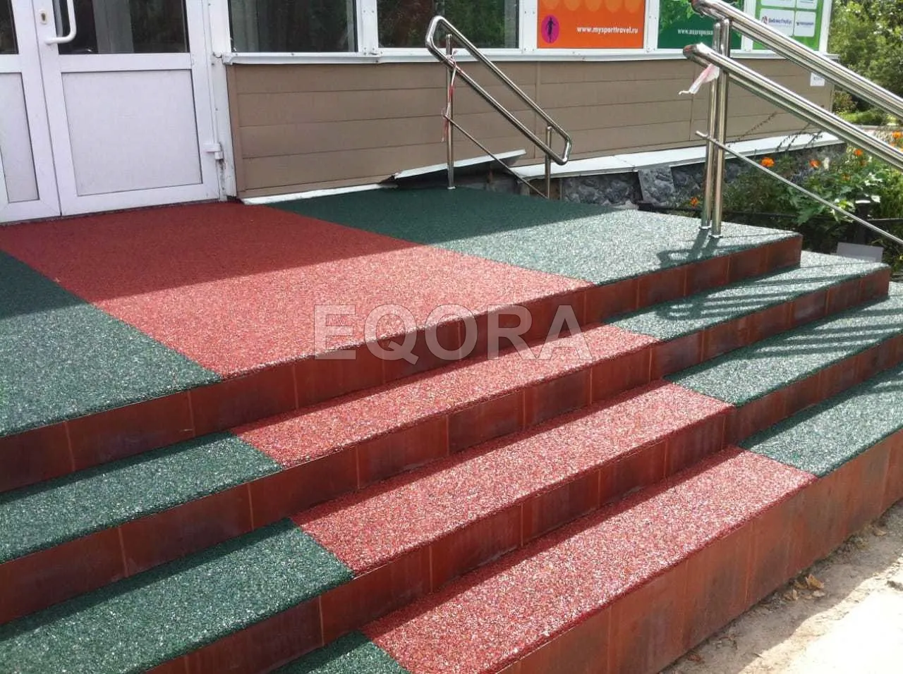 Резиновое покрытие на травмоопасные участки из резиновой крошки в Приобье